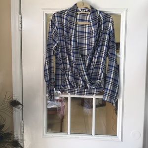 Top pullover black blue and white